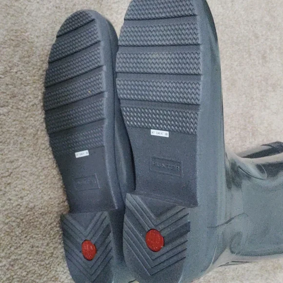 Hunter  gloss rain boots beautiful condition ! - Picture 6 of 9